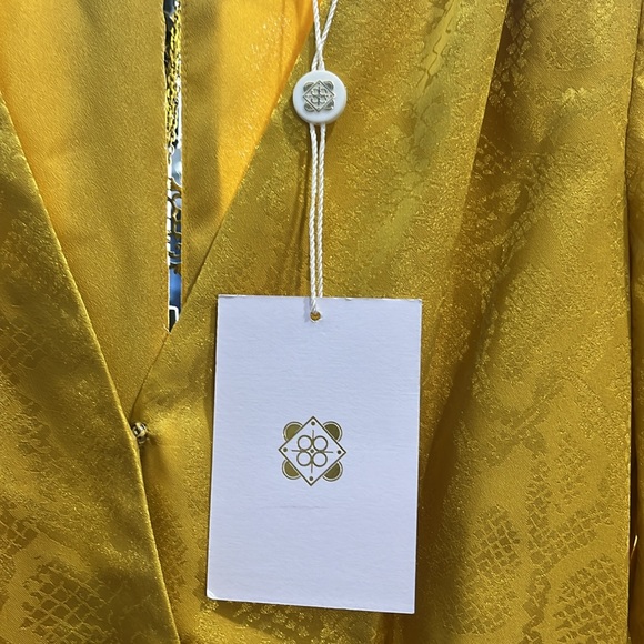 WAYF Ronni Ruched Long Sleeve Midi Dress Yellow Jacquard Snake Print-XS - Picture 7 of 7